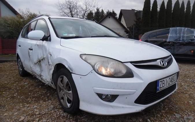 Hyundai I30 cena 4100 przebieg: 425000, rok produkcji 2010 z Kołobrzeg małe 211